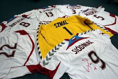 Sportowa aukcja charytatywna - licytacja koszulek piłkarzy ręcznych
