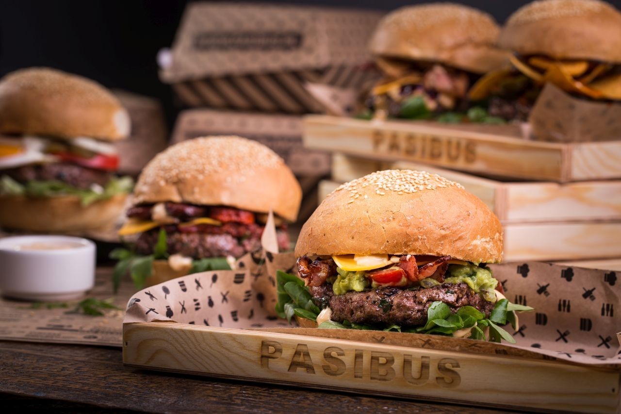 Burger każdego dnia do końca roku i inne aukcje - Pasibus wspiera WOŚP