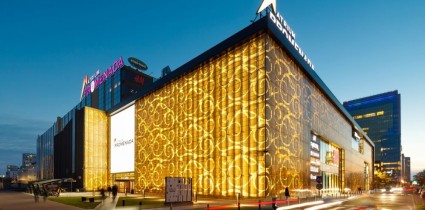 AMS expands the Digital Indoor offer with the Atrium Poland Real Estate shopping mall chain in partnership with iPoster