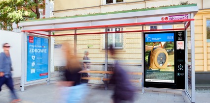 AMS wyposażył przystanek w defibrylator. Na warszawskim Mokotowie stanął Przystanek Zdrowie
