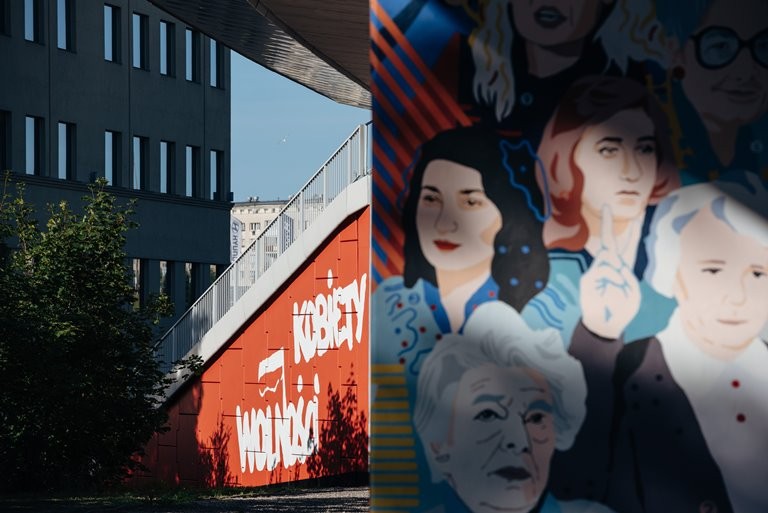 „Wysokie Obcasy” i „Gazeta Wyborcza Trójmiasto” zapraszają na odsłonięcie muralu „Kobiety Wolności”