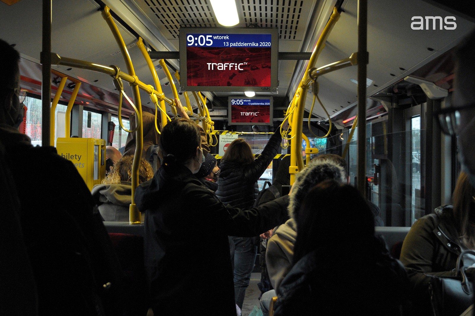 Traffic TV — AMS wprowadza kanał video out-of-home do autobusów